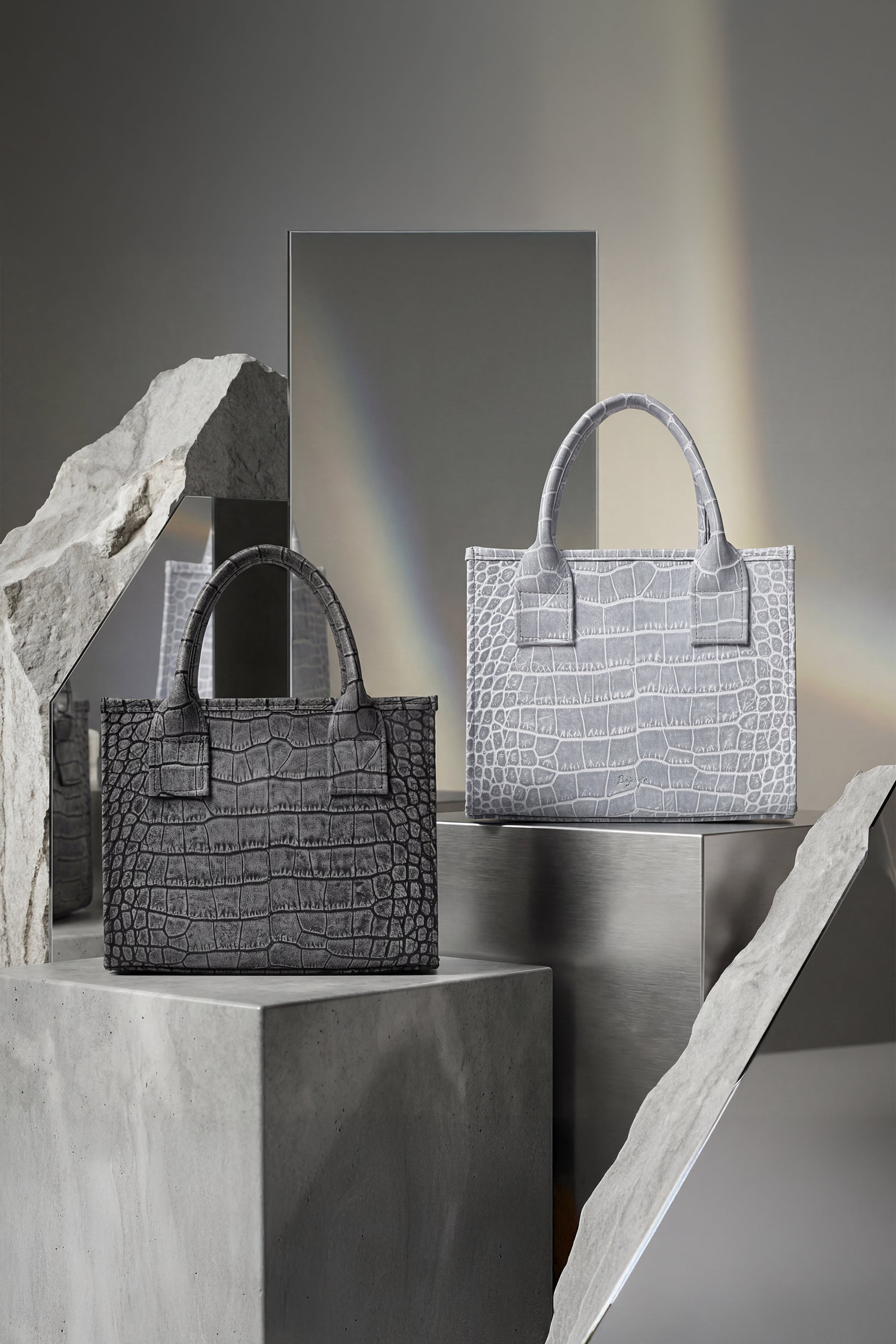 BajoLugo（バジョルゴ）｜レザースニーカー、バッグ、財布《ブランド