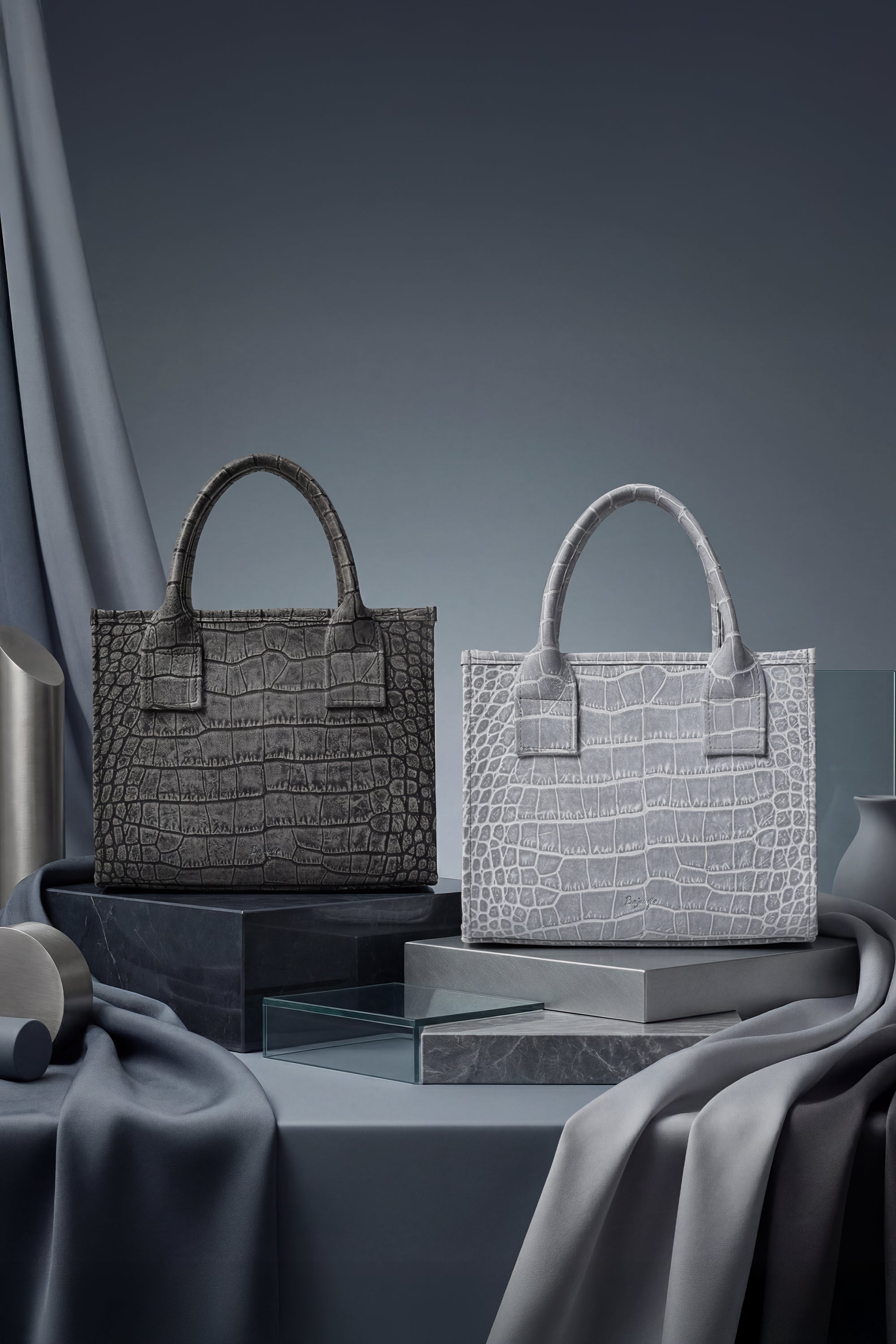 BajoLugo（バジョルゴ）｜レザースニーカー、バッグ、財布《ブランド