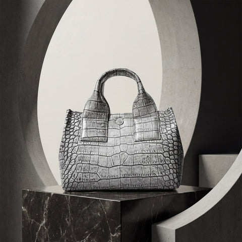 予約：タイニートート（BG-792603-10）オフブラック