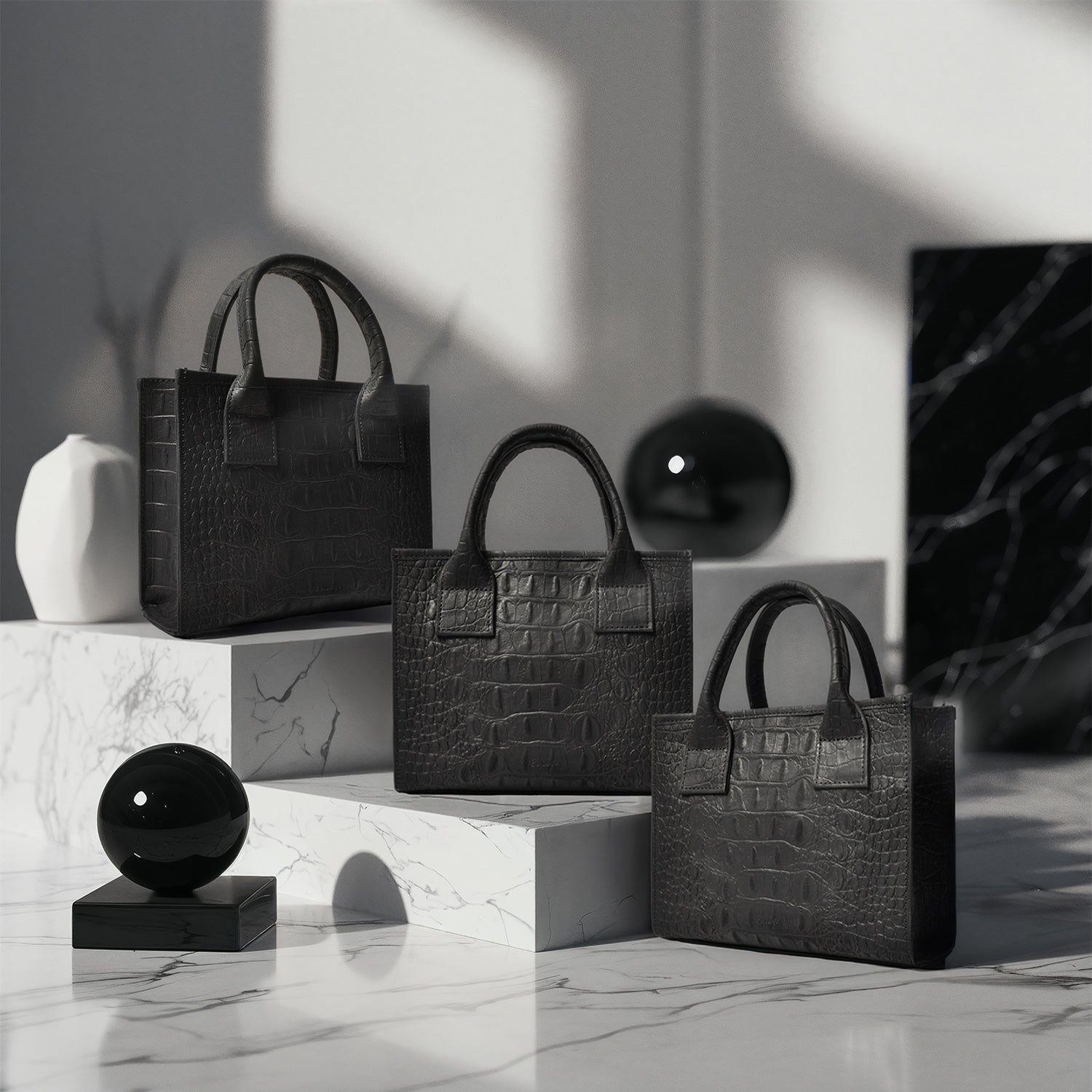 BajoLugo（バジョルゴ）｜レザースニーカー、バッグ、財布《ブランド